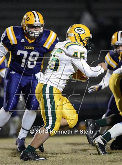 Thumbnail 3 in Captain Shreve vs. Thibodaux (LHSAA Class 5A First Round) photogallery.
