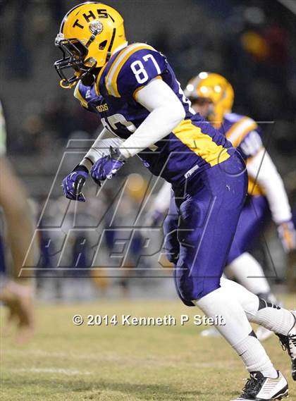 Thumbnail 1 in Captain Shreve vs. Thibodaux (LHSAA Class 5A First Round) photogallery.