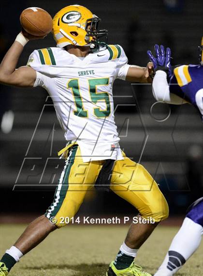 Thumbnail 3 in Captain Shreve vs. Thibodaux (LHSAA Class 5A First Round) photogallery.