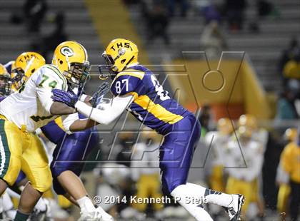 Thumbnail 2 in Captain Shreve vs. Thibodaux (LHSAA Class 5A First Round) photogallery.