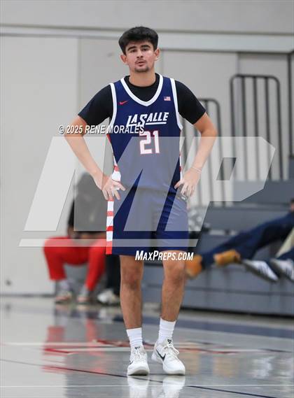 Thumbnail 2 in La Salle vs South Pasadena (Rose City Round Ball Classic) photogallery.