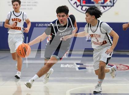 Thumbnail 2 in La Salle vs South Pasadena (Rose City Round Ball Classic) photogallery.