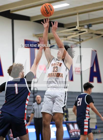 Thumbnail 3 in La Salle vs South Pasadena (Rose City Round Ball Classic) photogallery.