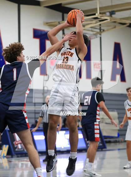 Thumbnail 1 in La Salle vs South Pasadena (Rose City Round Ball Classic) photogallery.