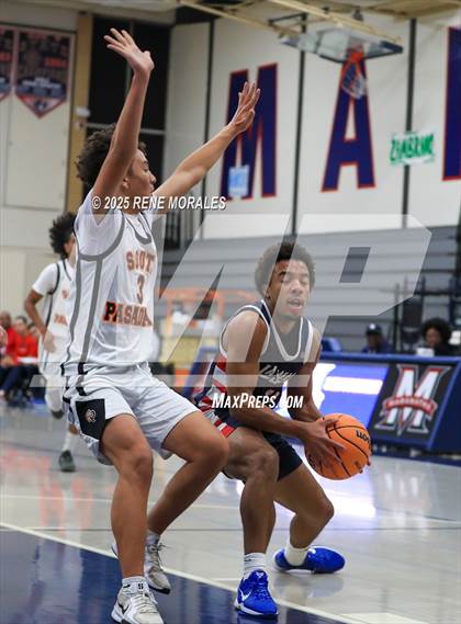 Thumbnail 1 in La Salle vs South Pasadena (Rose City Round Ball Classic) photogallery.