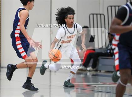 Thumbnail 2 in La Salle vs South Pasadena (Rose City Round Ball Classic) photogallery.