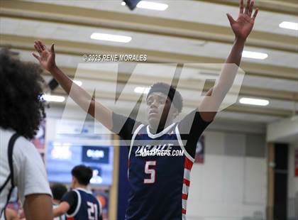 Thumbnail 3 in La Salle vs South Pasadena (Rose City Round Ball Classic) photogallery.
