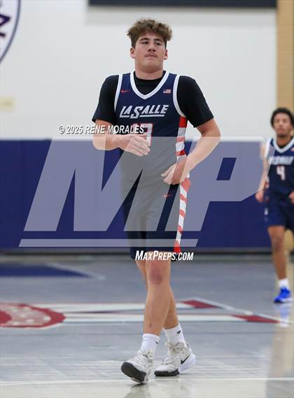 Thumbnail 1 in La Salle vs South Pasadena (Rose City Round Ball Classic) photogallery.