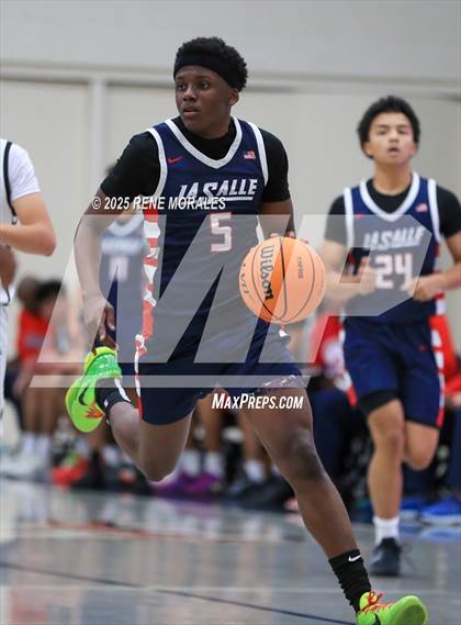 Thumbnail 1 in La Salle vs South Pasadena (Rose City Round Ball Classic) photogallery.