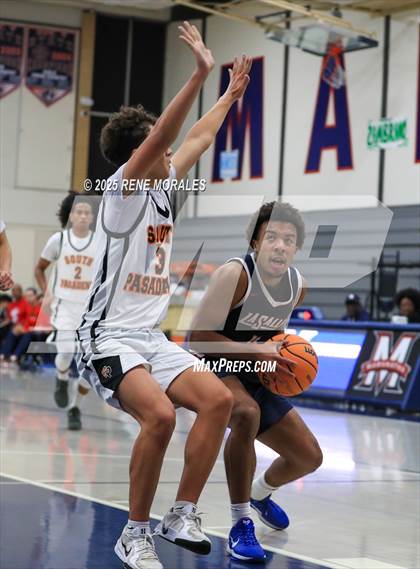 Thumbnail 2 in La Salle vs South Pasadena (Rose City Round Ball Classic) photogallery.