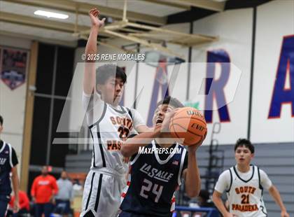 Thumbnail 2 in La Salle vs South Pasadena (Rose City Round Ball Classic) photogallery.