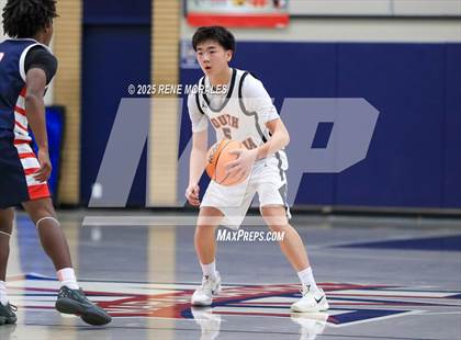 Thumbnail 1 in La Salle vs South Pasadena (Rose City Round Ball Classic) photogallery.