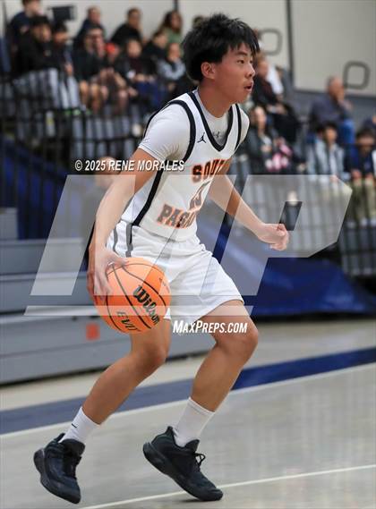 Thumbnail 3 in La Salle vs South Pasadena (Rose City Round Ball Classic) photogallery.