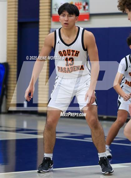 Thumbnail 1 in La Salle vs South Pasadena (Rose City Round Ball Classic) photogallery.