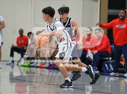 Thumbnail 2 in La Salle vs South Pasadena (Rose City Round Ball Classic) photogallery.