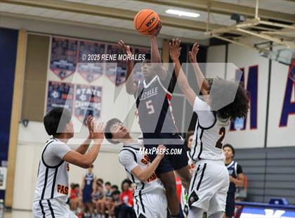 Thumbnail 1 in La Salle vs South Pasadena (Rose City Round Ball Classic) photogallery.