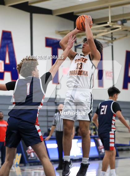 Thumbnail 2 in La Salle vs South Pasadena (Rose City Round Ball Classic) photogallery.