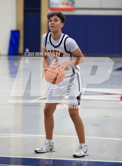 Thumbnail 1 in La Salle vs South Pasadena (Rose City Round Ball Classic) photogallery.