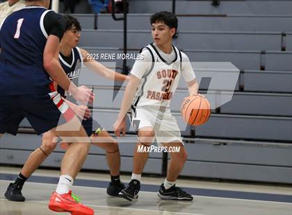 Thumbnail 1 in La Salle vs South Pasadena (Rose City Round Ball Classic) photogallery.