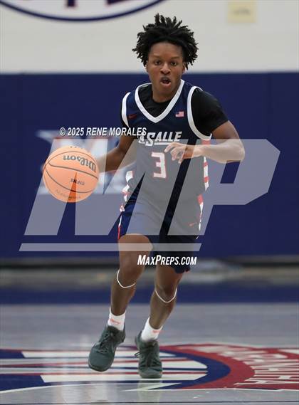 Thumbnail 3 in La Salle vs South Pasadena (Rose City Round Ball Classic) photogallery.
