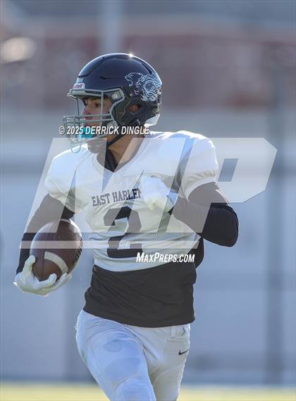 Thumbnail 3 in Petrides vs. East Harlem (PSAL 1A Final) photogallery.