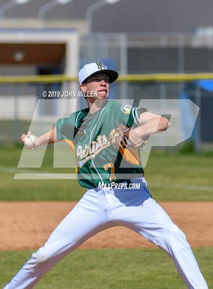 Thumbnail 3 in Steele Canyon vs. Patrick Henry photogallery.