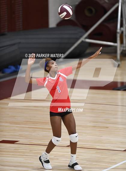 Thumbnail 3 in John Curtis Christian @ De La Salle (JV) photogallery.