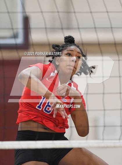 Thumbnail 1 in John Curtis Christian @ De La Salle (JV) photogallery.