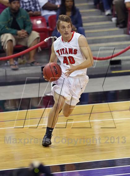 Thumbnail 1 in Grant vs. Antelope (CIF SJS D2 Final) photogallery.