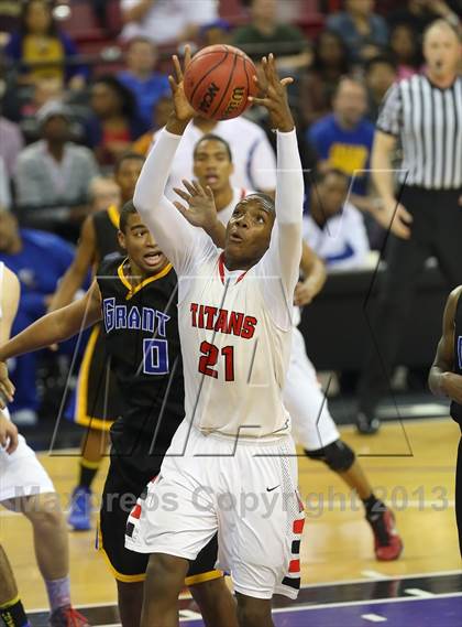 Thumbnail 3 in Grant vs. Antelope (CIF SJS D2 Final) photogallery.