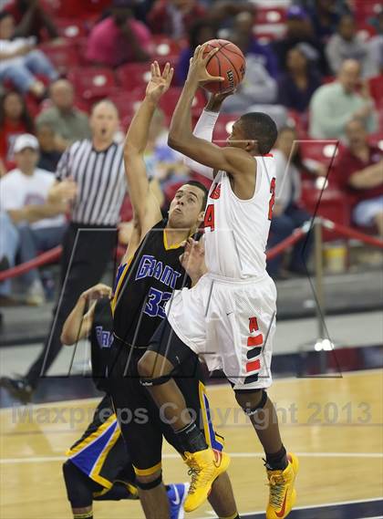 Thumbnail 1 in Grant vs. Antelope (CIF SJS D2 Final) photogallery.