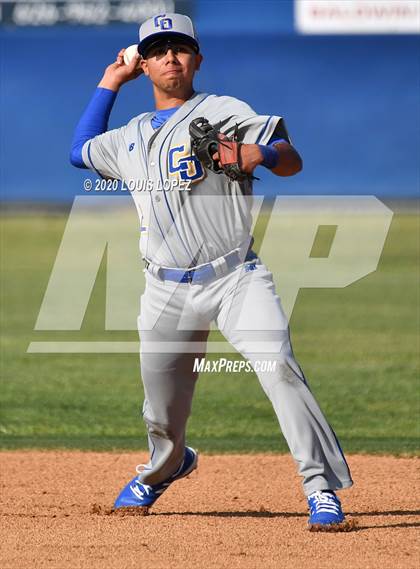 Thumbnail 3 in Charter Oak @ San Dimas photogallery.