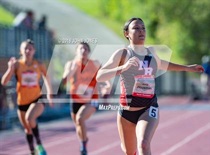 Thumbnail 3 in 2018 Loucks Games (Women's 200 Meter Dash) photogallery.