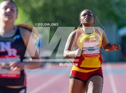 Thumbnail 1 in 2018 Loucks Games (Women's 200 Meter Dash) photogallery.