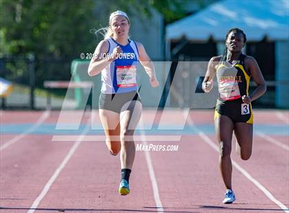 Thumbnail 1 in 2018 Loucks Games (Women's 200 Meter Dash) photogallery.