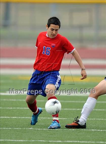 Thumbnail 1 in Wakeland vs Pearce (Class 4A, Region II semifinal) photogallery.