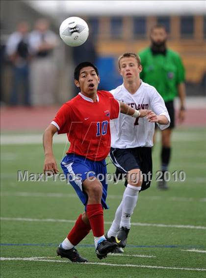 Thumbnail 2 in Wakeland vs Pearce (Class 4A, Region II semifinal) photogallery.