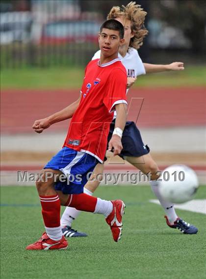 Thumbnail 1 in Wakeland vs Pearce (Class 4A, Region II semifinal) photogallery.