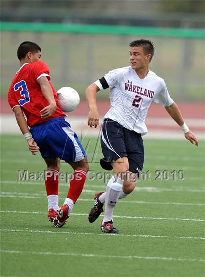Thumbnail 2 in Wakeland vs Pearce (Class 4A, Region II semifinal) photogallery.