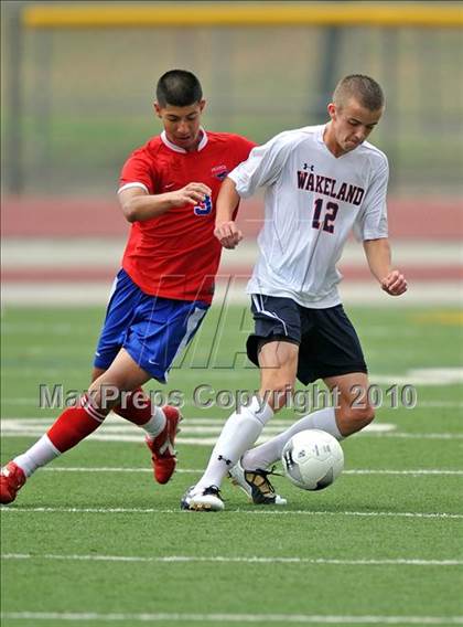 Thumbnail 1 in Wakeland vs Pearce (Class 4A, Region II semifinal) photogallery.