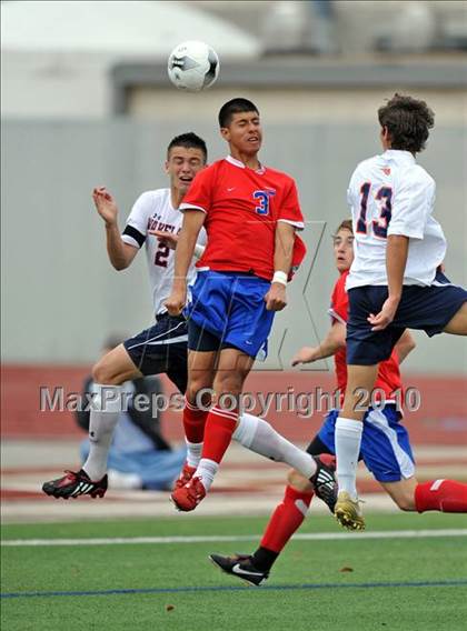 Thumbnail 3 in Wakeland vs Pearce (Class 4A, Region II semifinal) photogallery.