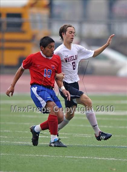 Thumbnail 1 in Wakeland vs Pearce (Class 4A, Region II semifinal) photogallery.