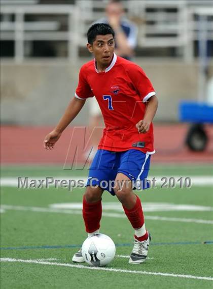 Thumbnail 3 in Wakeland vs Pearce (Class 4A, Region II semifinal) photogallery.