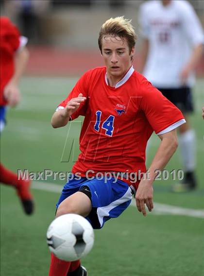 Thumbnail 3 in Wakeland vs Pearce (Class 4A, Region II semifinal) photogallery.