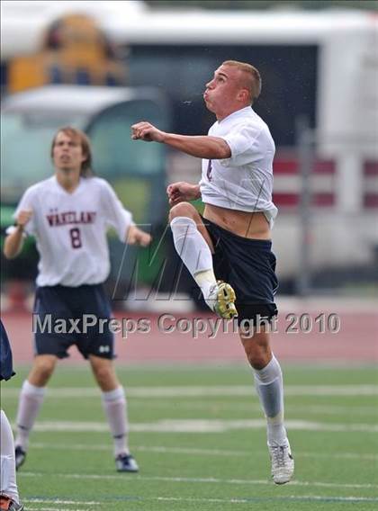 Thumbnail 2 in Wakeland vs Pearce (Class 4A, Region II semifinal) photogallery.