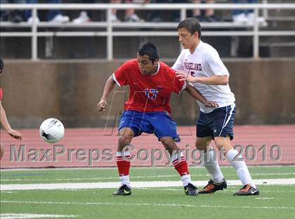 Thumbnail 1 in Wakeland vs Pearce (Class 4A, Region II semifinal) photogallery.