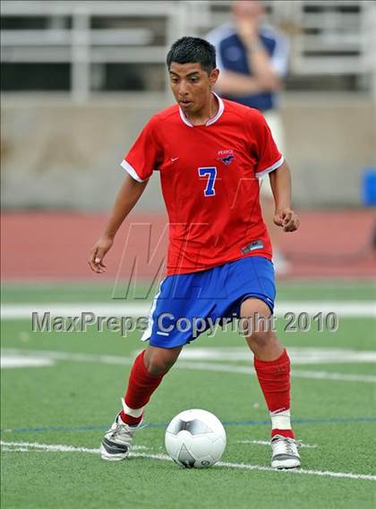Thumbnail 1 in Wakeland vs Pearce (Class 4A, Region II semifinal) photogallery.