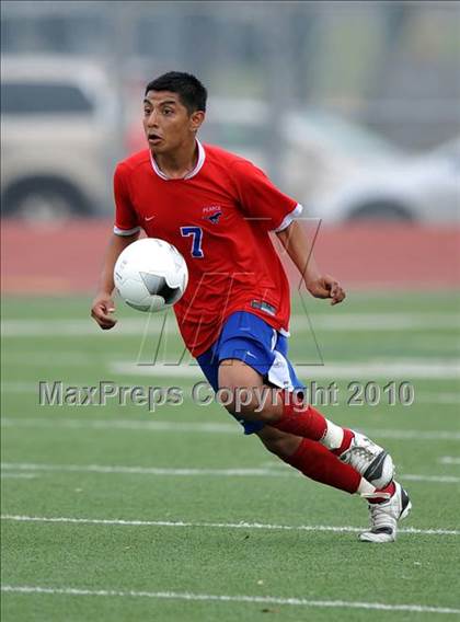 Thumbnail 2 in Wakeland vs Pearce (Class 4A, Region II semifinal) photogallery.