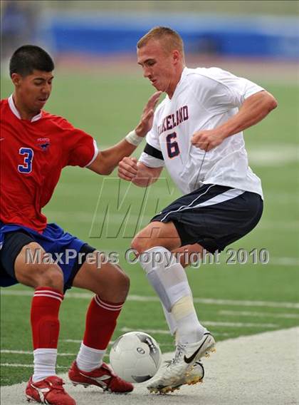 Thumbnail 1 in Wakeland vs Pearce (Class 4A, Region II semifinal) photogallery.