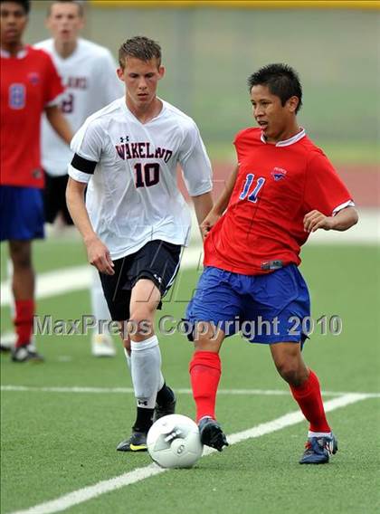 Thumbnail 3 in Wakeland vs Pearce (Class 4A, Region II semifinal) photogallery.